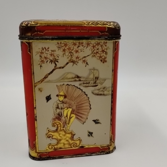 Chinese Oriental  Design Tin Hinged Box  / Made in Holland Lithograph Vintage - Picture 1 of 13